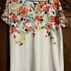 Chico's Multicolor Floral V-Neck Tee